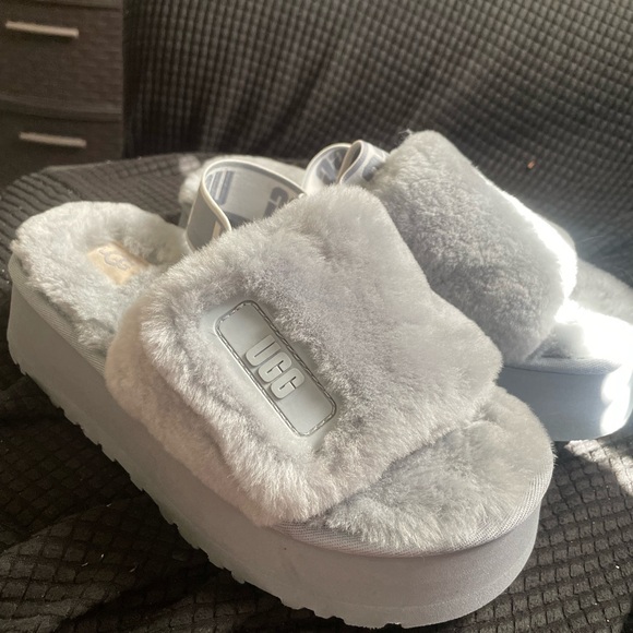 UGG slippers - Picture 2 of 2